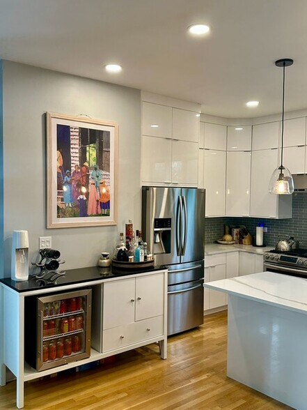 Kitchen - 1901 S Louie Pkwy
