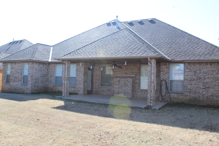 Building Photo - 3005 SW 137th St