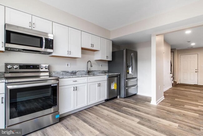 Building Photo - 494 Arwell Ct