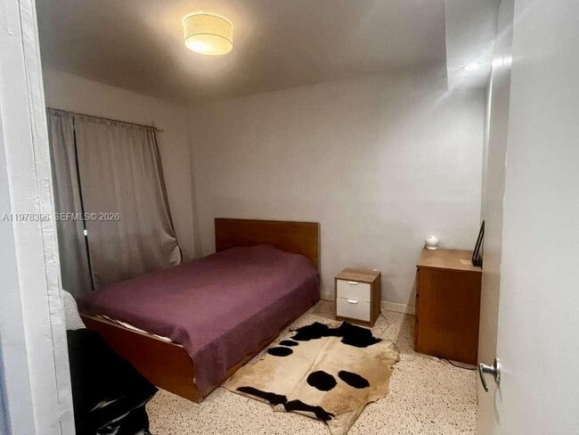 Building Photo - 8420 Byron Ave