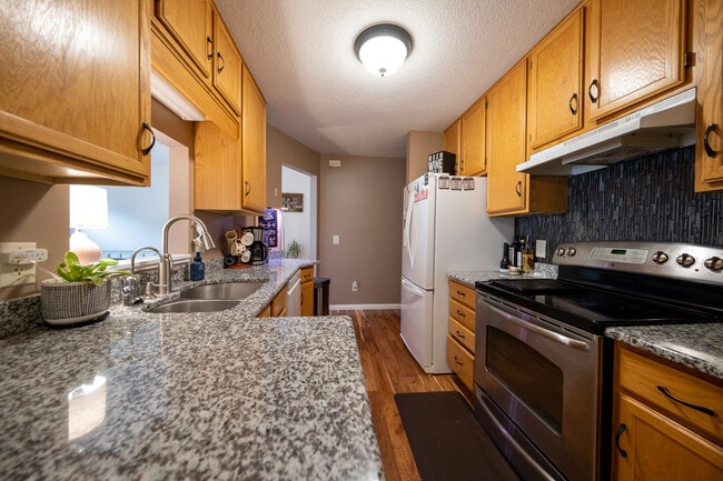 Building Photo - 14210 Hibiscus Ct
