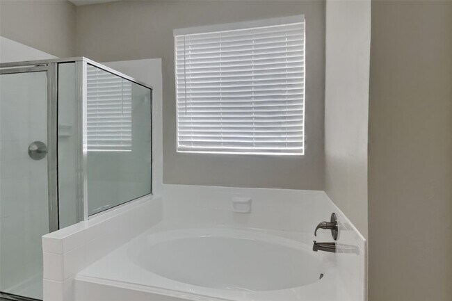 Building Photo - 20407 Westfield Estates Dr