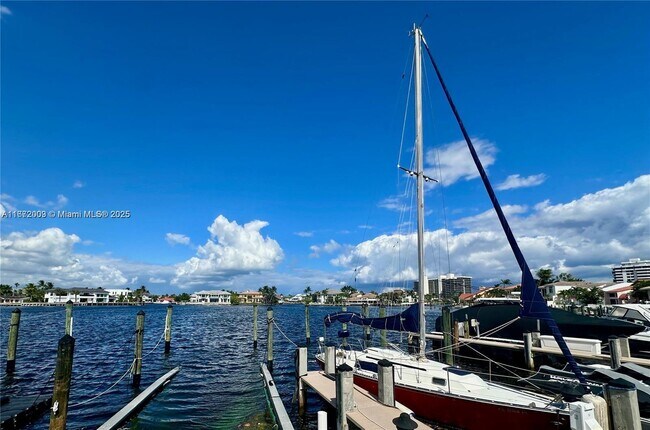 Building Photo - 240 Captains Walk