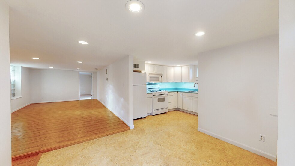 Building Photo - 1444 Birch St