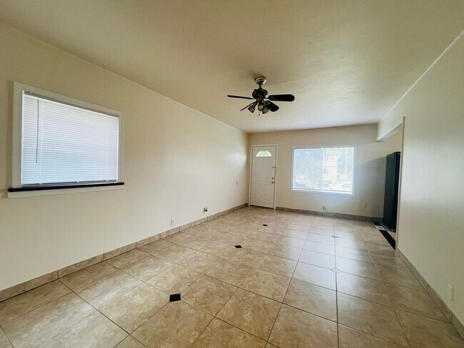 Building Photo - KHR-2708-48-S