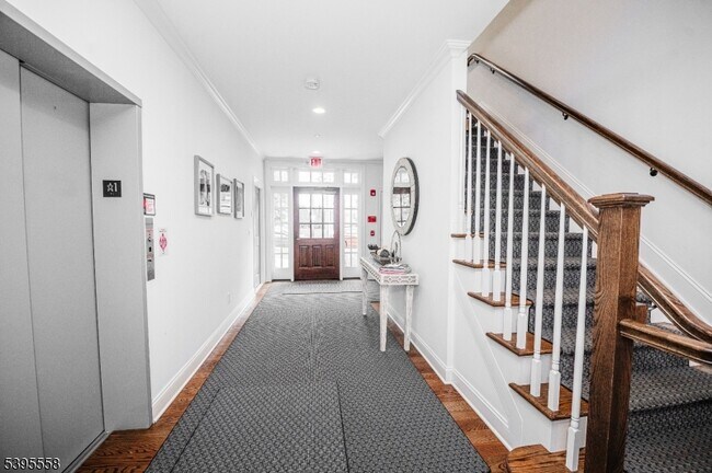 Building Photo - 29 Euclid Ave