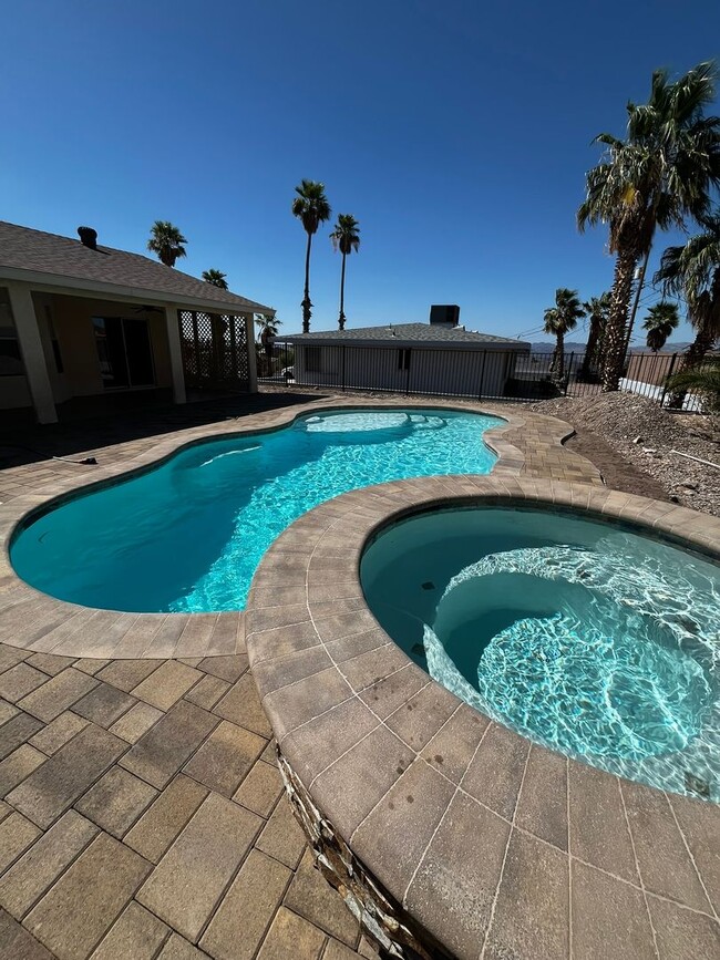 Building Photo - 3 Bedroom - 2 Bath - POOL HOME