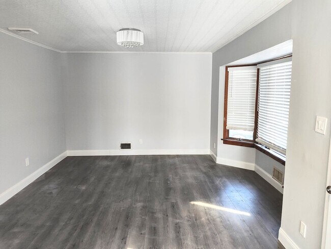 Building Photo - 106 Villa Ave