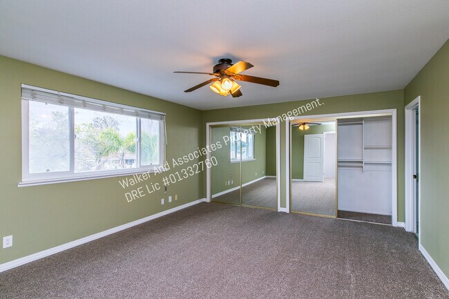 Building Photo - 1062 Foxenwood Dr