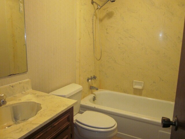 Building Photo - 203 Bourbon St