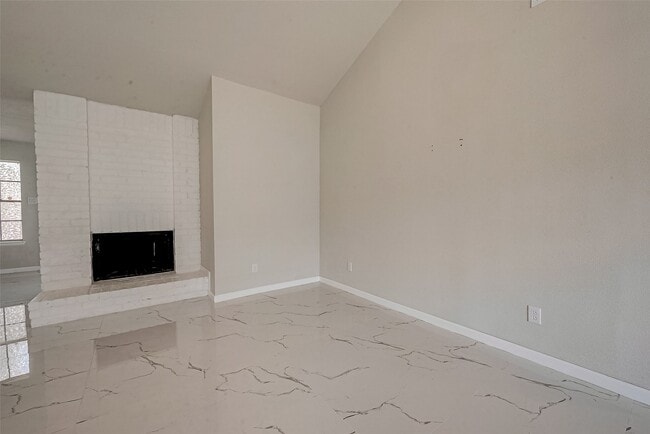 Building Photo - 12055 Fairpoint Dr