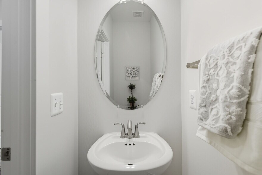 Building Photo - 328 Ridge Rd