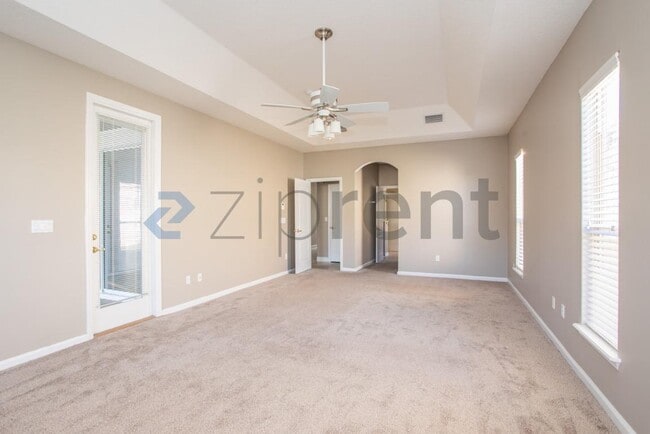 Building Photo - 932 Gallier Pl