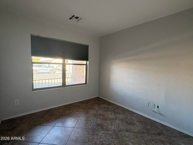 Building Photo - 11537 W Scotts Dr