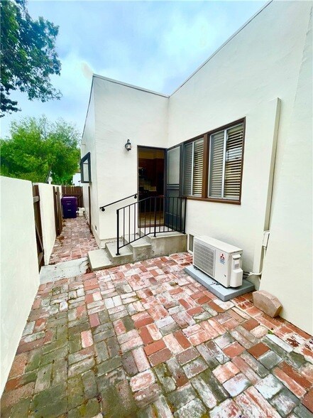 Building Photo - 3601 Cerritos Ave