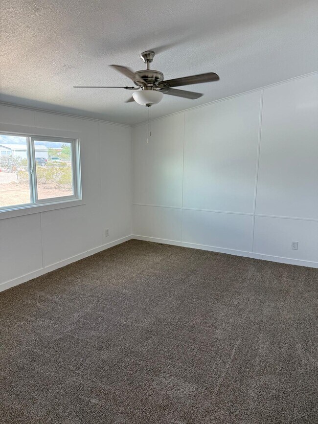 Building Photo - 13687 S Hound Dog Rd