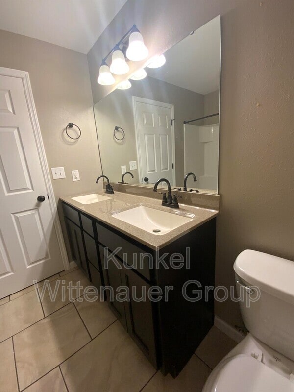 Building Photo - 108 Meadowcrest Dr
