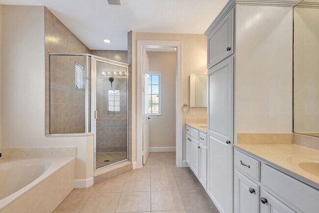 Building Photo - 4770 Cadiz Cir