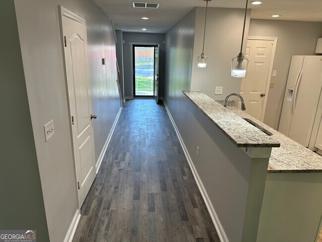 Building Photo - 139 Shenandoah Dr