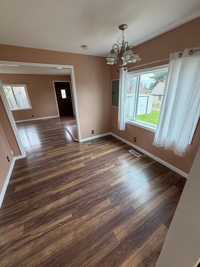 Building Photo - 3831 Duplex Ct SE