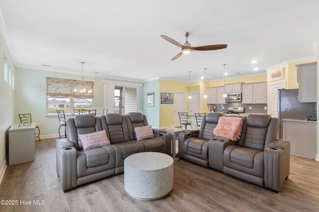 Building Photo - 614 Silos Wy