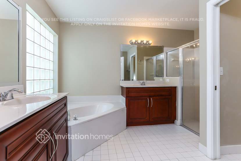 Building Photo - 7418 Michigan Isle Rd