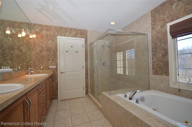 Building Photo - 42965 River Bend Dr