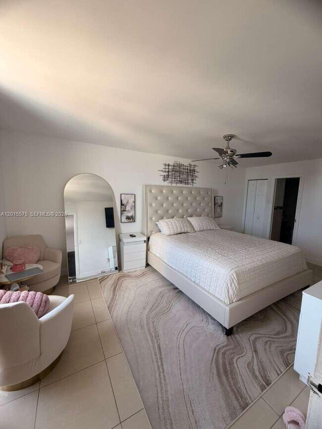 Building Photo - 13499 Biscayne Blvd
