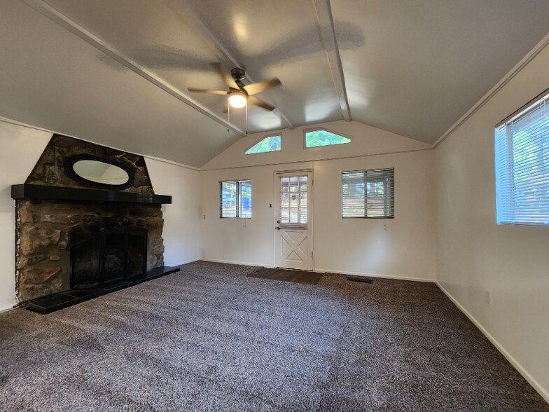 Building Photo - 22079 Big Oak Rd