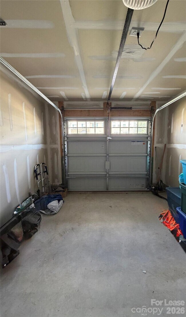 Building Photo - 2662 Grantham Place Dr