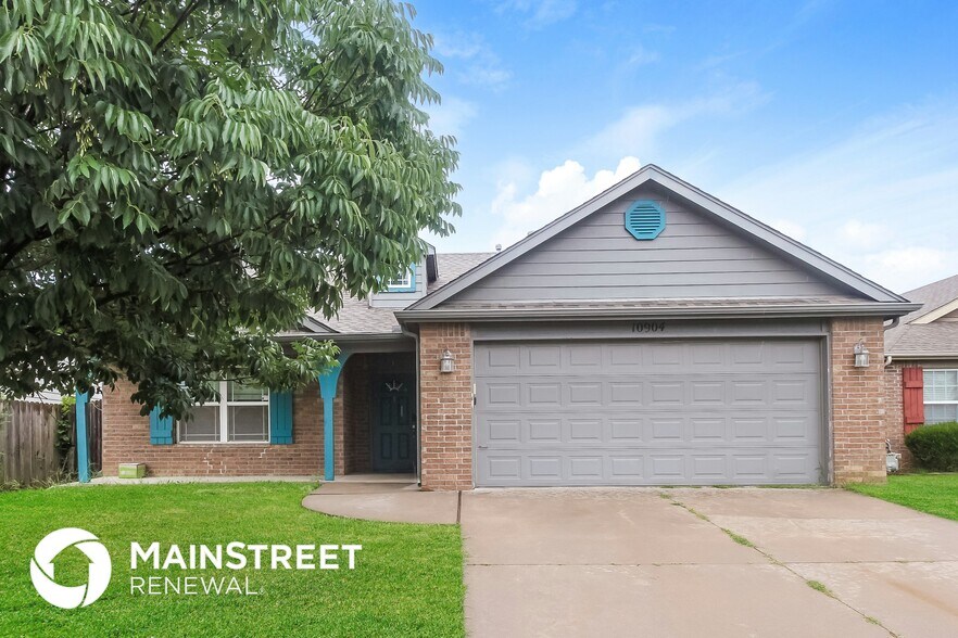 Primary Photo - 10904 N 151st E Ave