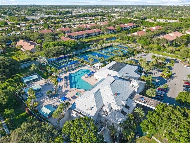 Building Photo - 5415 Verona Dr