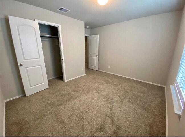 Building Photo - 2330 Georgina Falls Dr