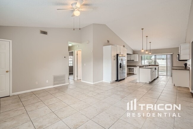 Building Photo - 10206 Deepbrook Dr