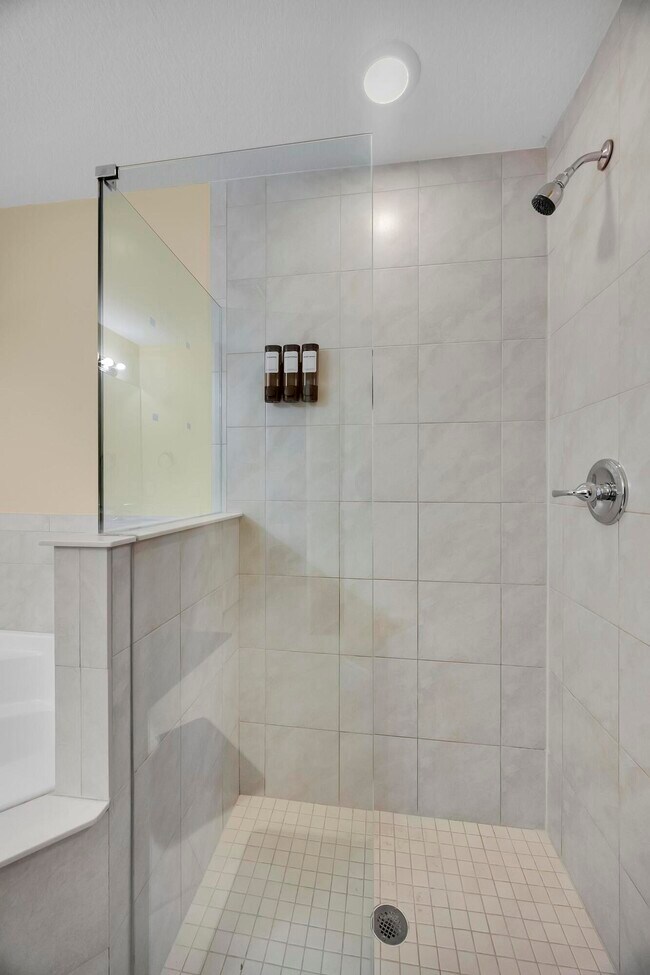 Building Photo - 1037 SW Payne Ave