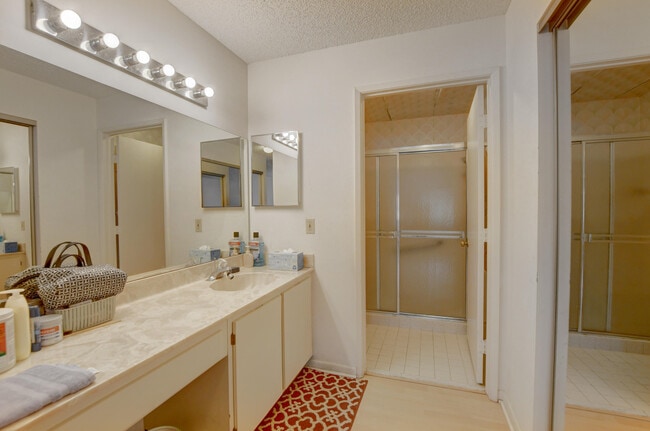 Building Photo - 8089 Springtree Rd