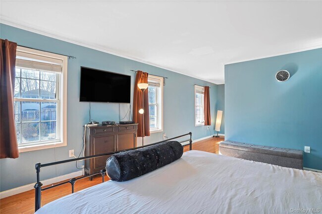 Building Photo - 102 Clinton St