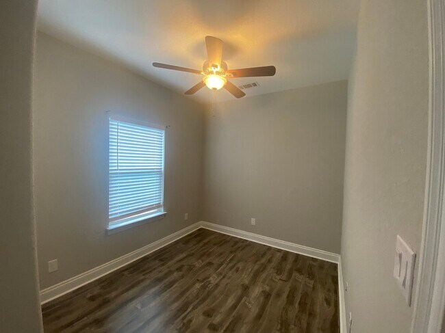 Building Photo - 8461 Laredo St