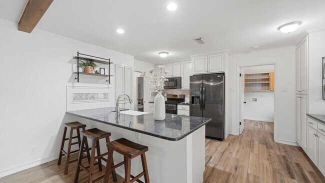 Building Photo - Beautiful Home on Nearly an Acre in Helotes with Pool, Office & No HOA