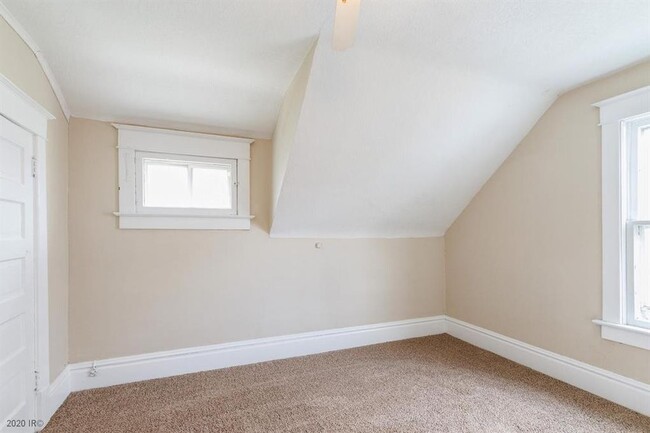 Building Photo - 709 Pleasant View Dr