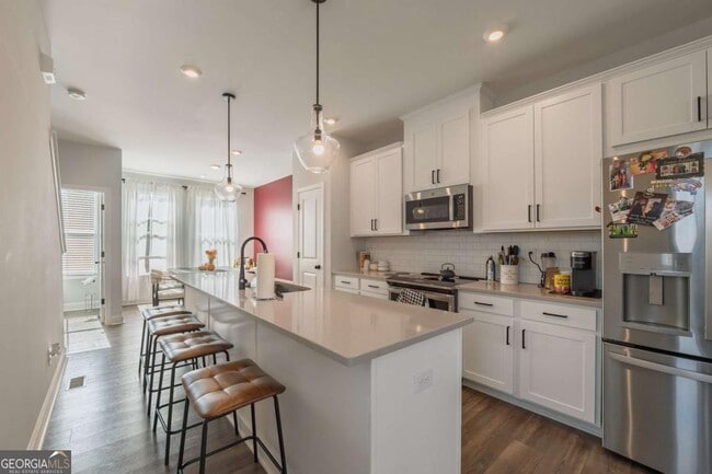 Building Photo - 313 Skylar Way SE