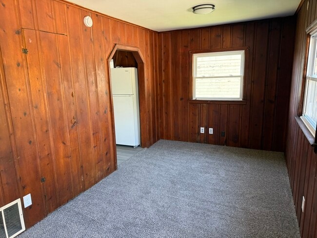 Building Photo - 10703 Hickman Mills Dr