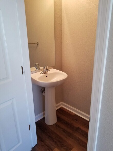 Half bath - 4490 SW 49th Ave