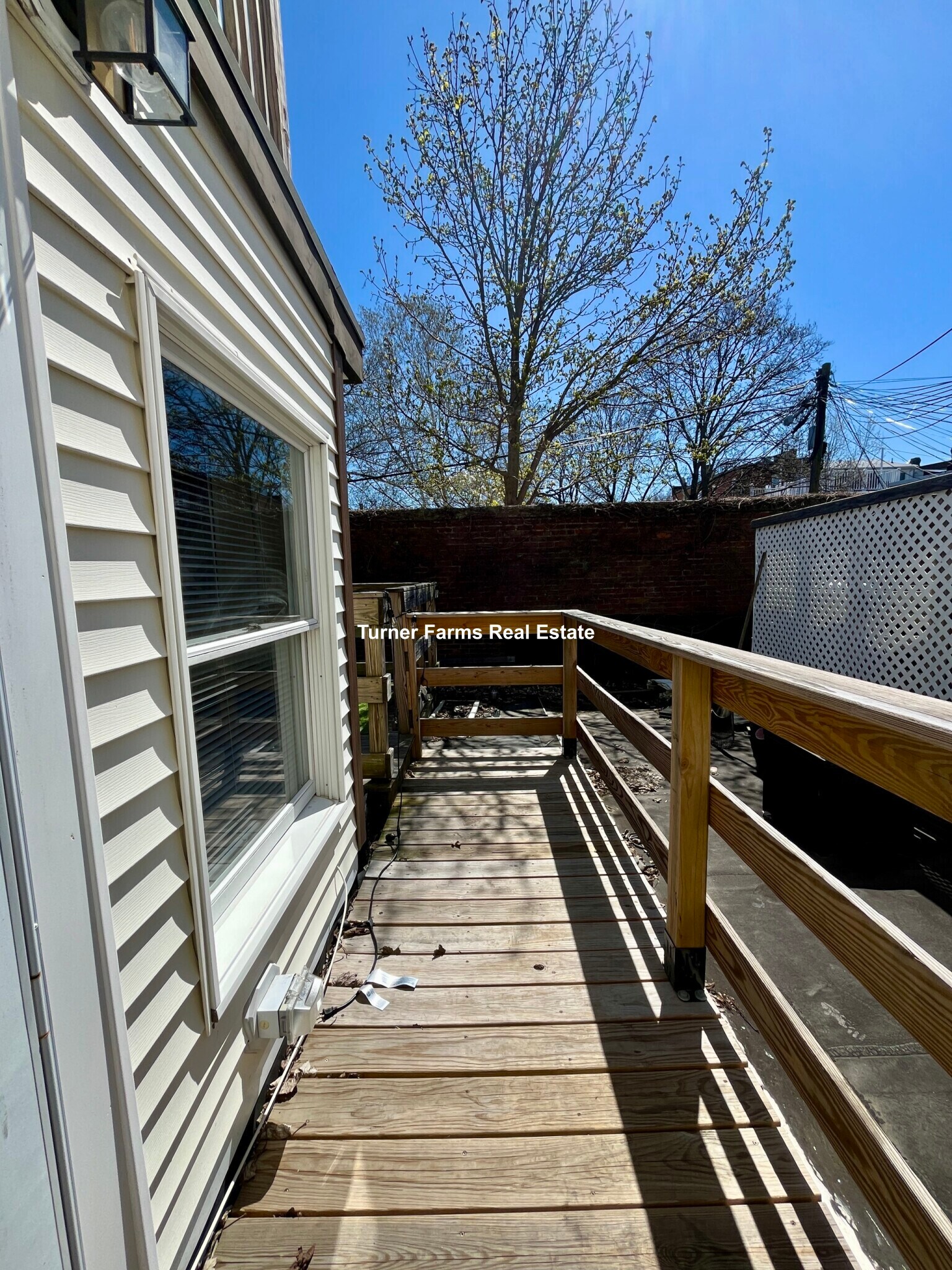 Building Photo - 525 E 3rd St