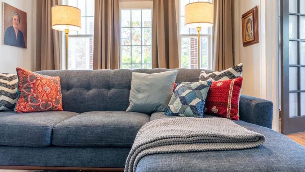 Building Photo - 800 Magnolia Ave