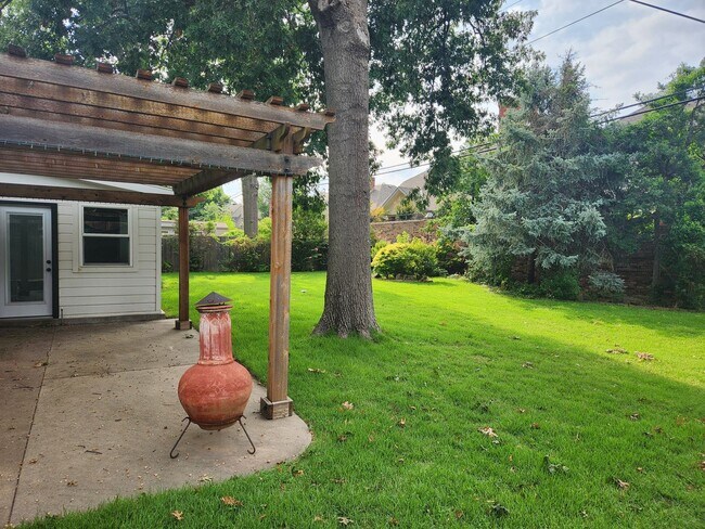 Building Photo - Gorgeous Mid-Century Home Newly Renovated From Top To Bottom - Inside And Outside - With Newer Wi...