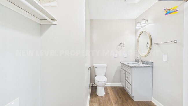 Building Photo - 886 S Fabrique Dr