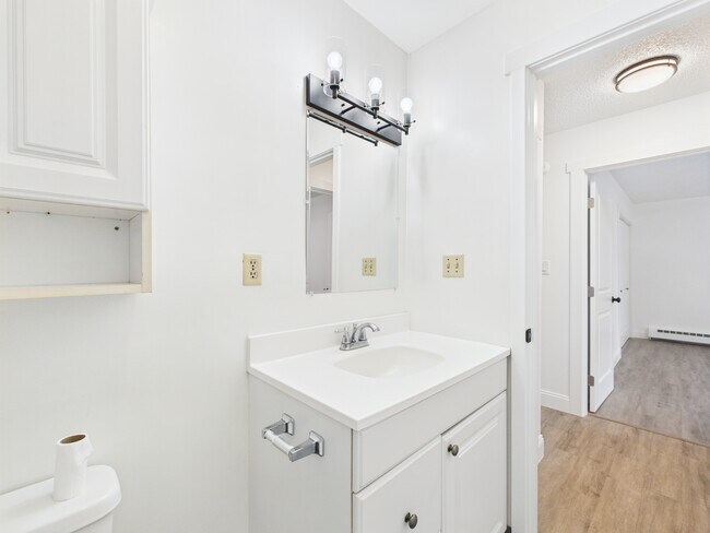 Building Photo - 2663 S Turner St