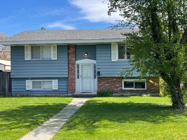 Building Photo - 5118 N Hawthorne St