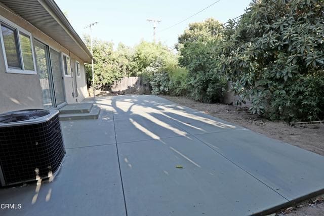 Building Photo - 424 E Winnie Way